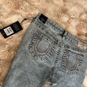 Brand new True religion jeans mid rise light breezy wash style 207671